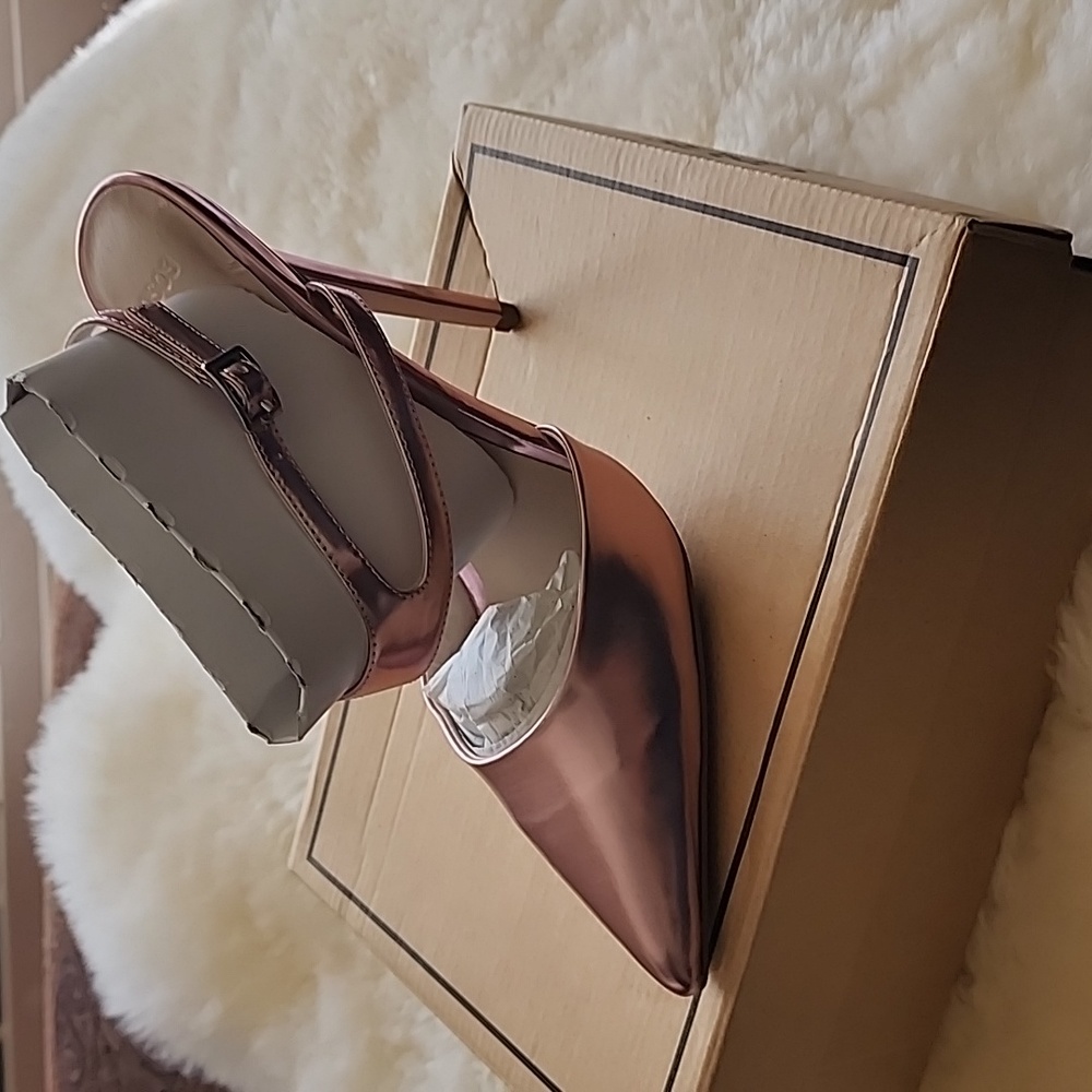 NIB! PRETTY HEELS